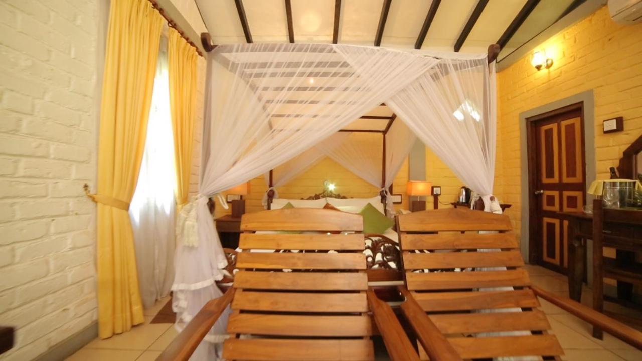 Lake Serenity Resort & Spa Kuruwita Exterior photo
