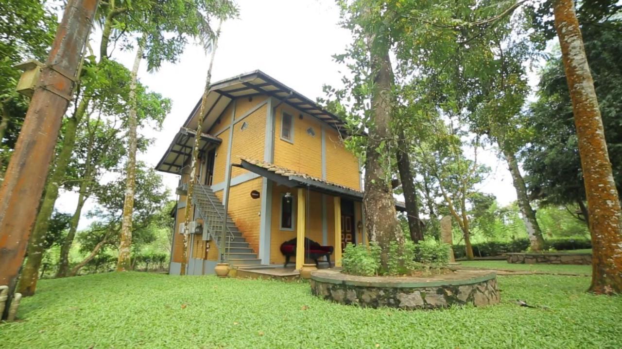 Lake Serenity Resort & Spa Kuruwita Exterior photo
